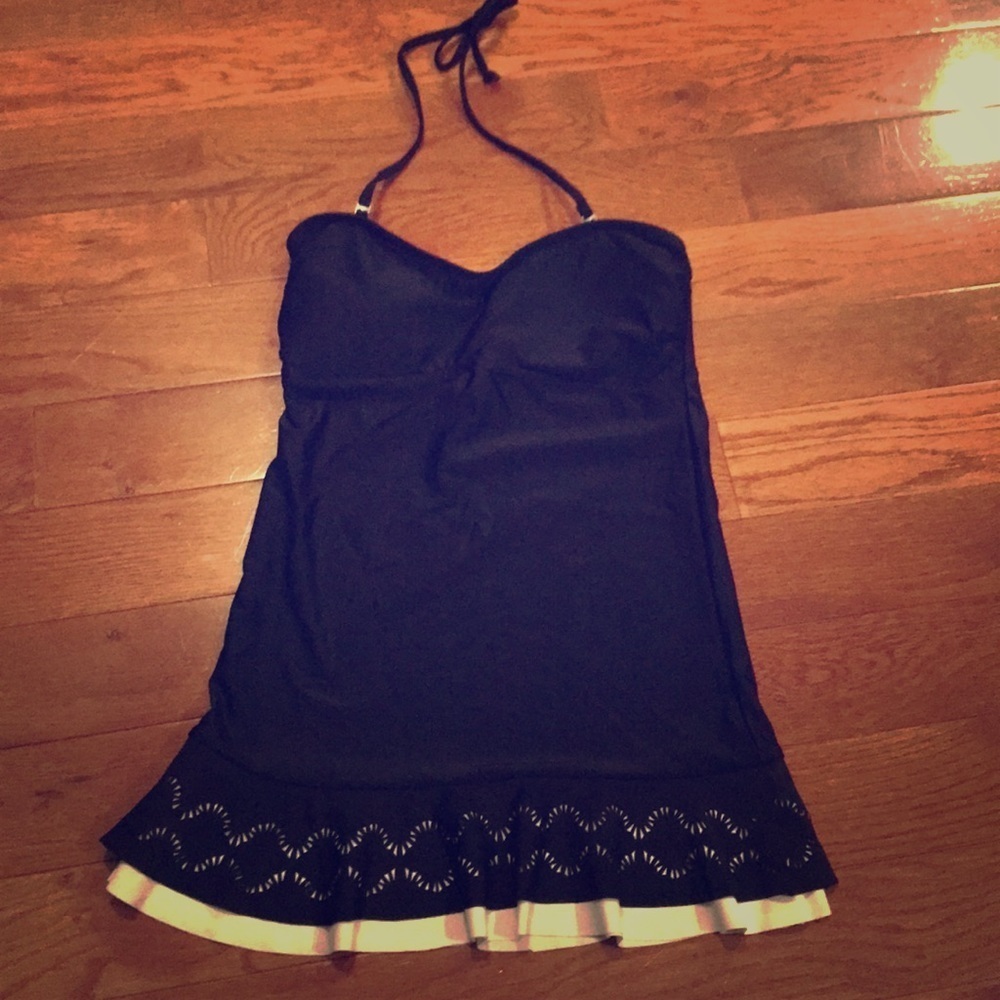 Nwot women’s small swim top